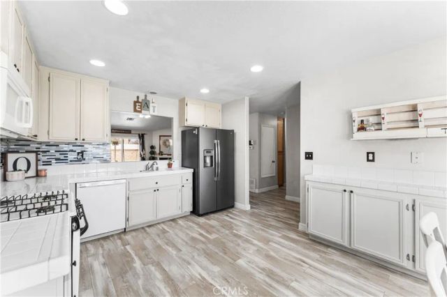 44840 Fenhold, Lancaster, CA 93535