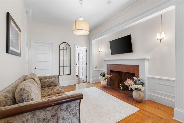 425 Beacon Street 1, Boston, MA 02115
