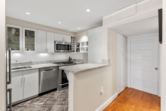 425 Beacon Street 1, Boston, MA 02115