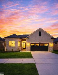 55103 Saint Paul Drive, Macomb Twp, MI 48042