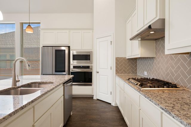 7905 Sunrise Ravine PASS, Lago Vista, TX 78645