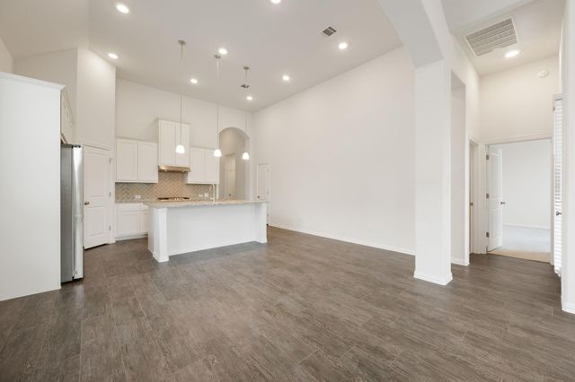 7905 Sunrise Ravine PASS, Lago Vista, TX 78645