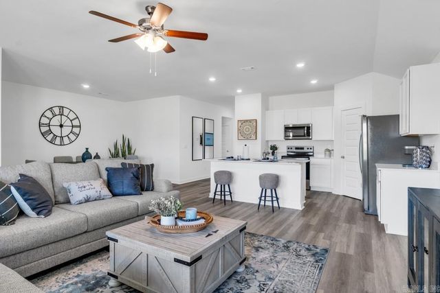 28 Plantation Drive, Mayflower, AR 72106