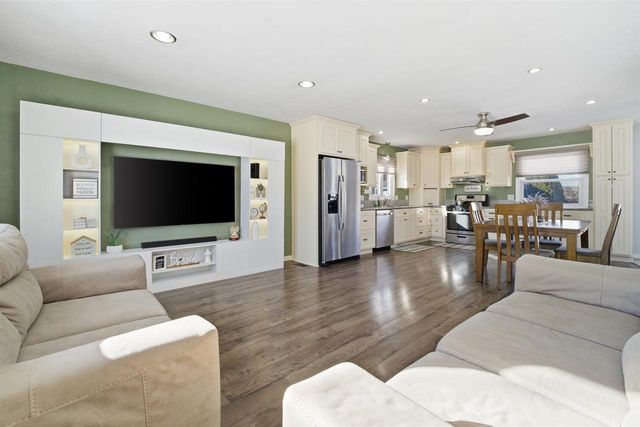 86 PIONEER COURT, Fond Du Lac, WI 54935