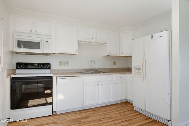 201 Riverside Drive, Sneads Ferry, NC 28460