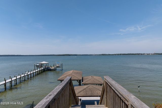 201 Riverside Drive, Sneads Ferry, NC 28460