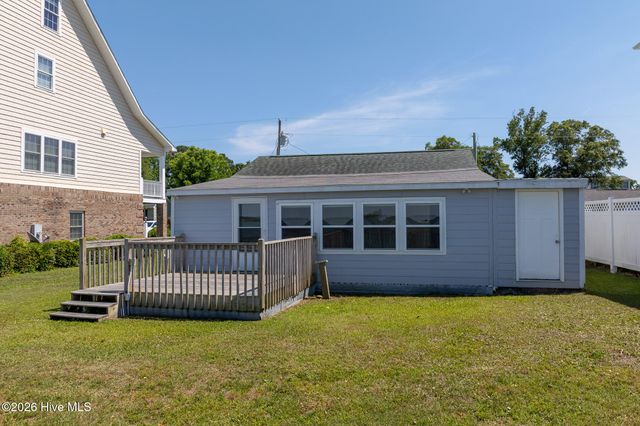 201 Riverside Drive, Sneads Ferry, NC 28460
