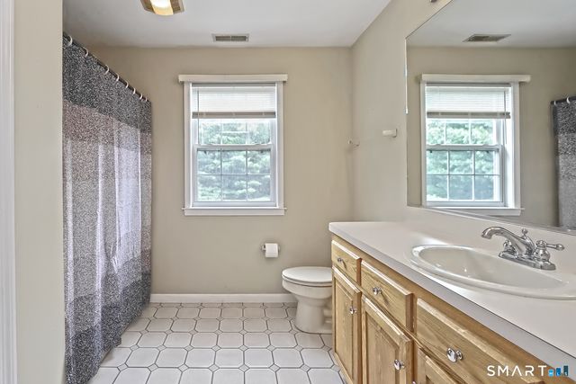 29 Commodore Hull Drive, Derby, CT 06418