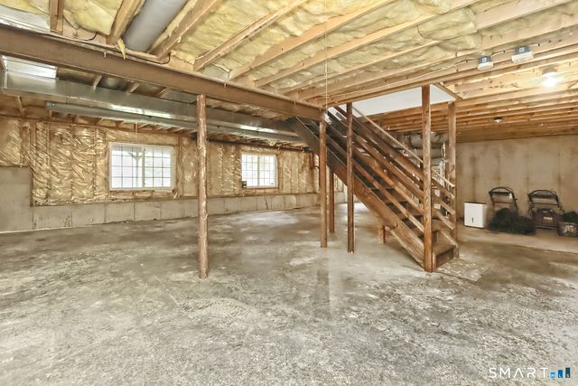 29 Commodore Hull Drive, Derby, CT 06418