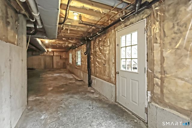 29 Commodore Hull Drive, Derby, CT 06418