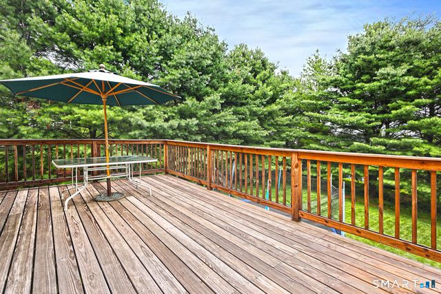 29 Commodore Hull Drive, Derby, CT 06418