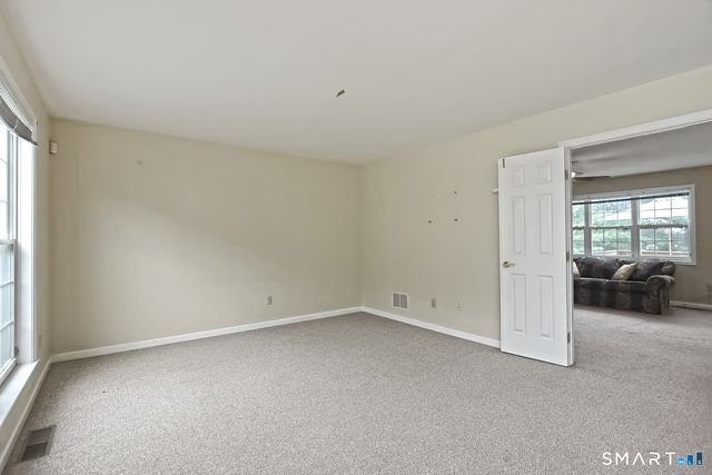 29 Commodore Hull Drive, Derby, CT 06418
