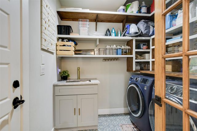 7810 Hardy DR, Austin, TX 78757