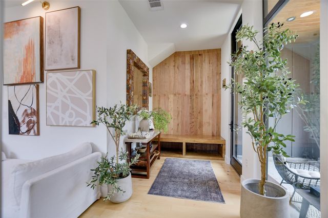 7810 Hardy DR, Austin, TX 78757