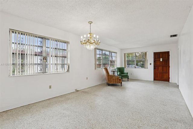 4756 SW 7th St, Miami, FL 33134