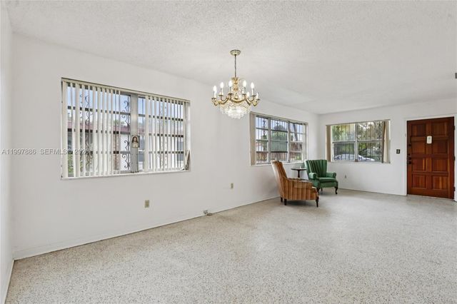 4756 SW 7th St, Miami, FL 33134