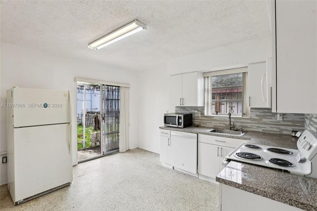 4756 SW 7th St, Miami, FL 33134