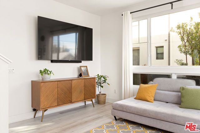 2931 Exposition Place 1, Los Angeles, CA 90018