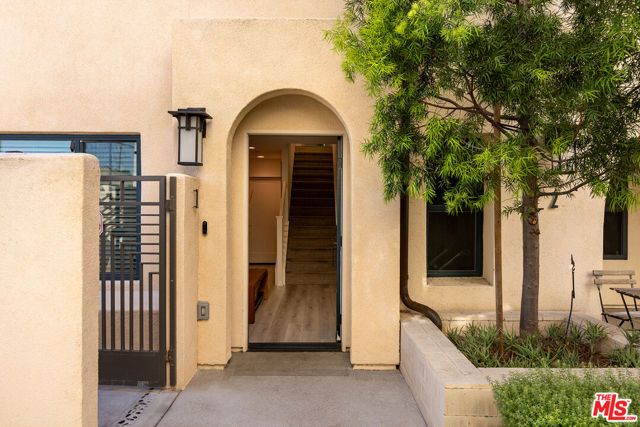 2931 Exposition Place 1, Los Angeles, CA 90018