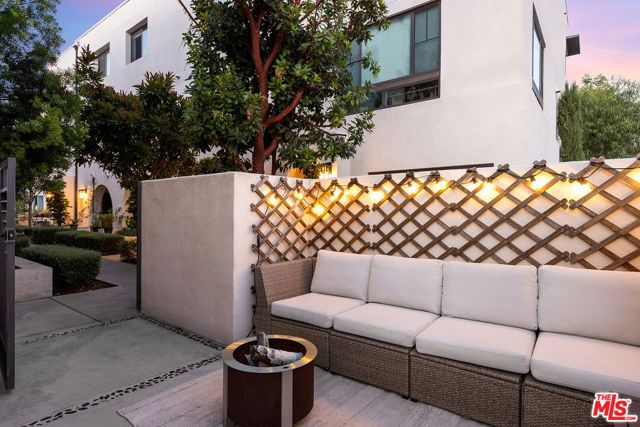 2931 Exposition Place 1, Los Angeles, CA 90018