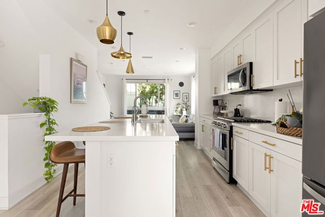 2931 Exposition Place 1, Los Angeles, CA 90018