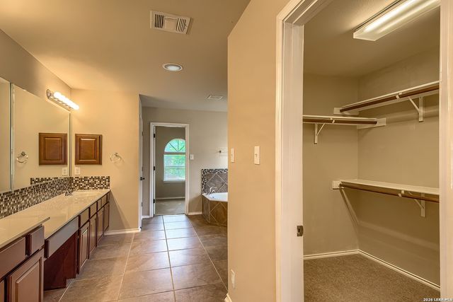 914 ARMOUR DR, Cibolo, TX 78108