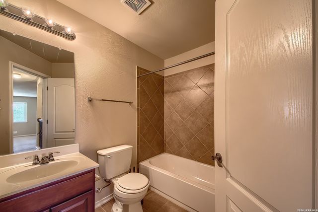 914 ARMOUR DR, Cibolo, TX 78108