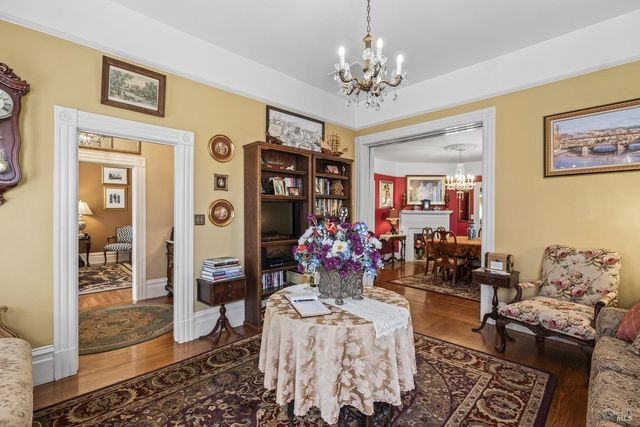 2010 1st St, Napa, CA 94559