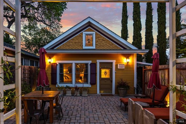 2010 1st St, Napa, CA 94559