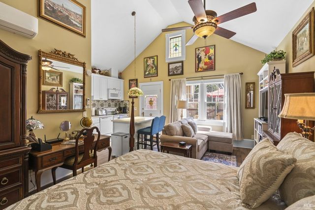 2010 1st St, Napa, CA 94559