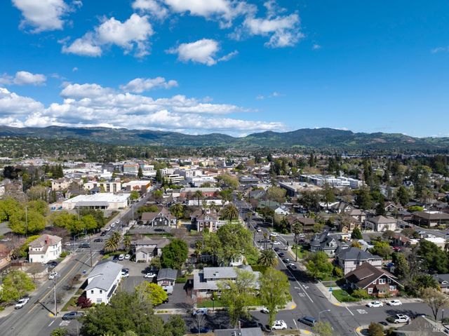 2010 1st St, Napa, CA 94559