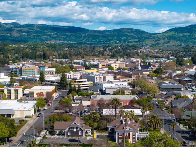 2010 1st St, Napa, CA 94559