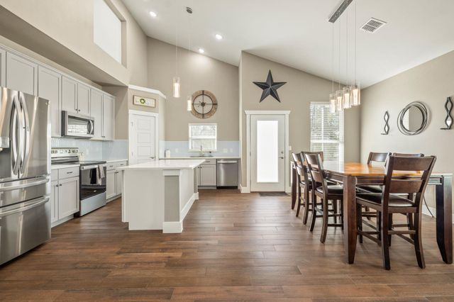 177 Mokulua LN, Bastrop, TX 78602
