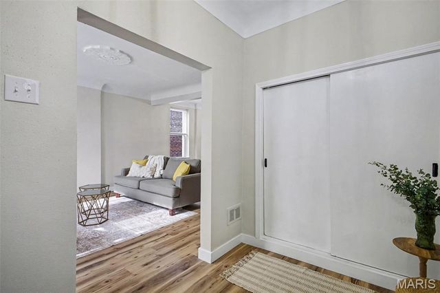 5011 Alaska Avenue, St Louis, MO 63111