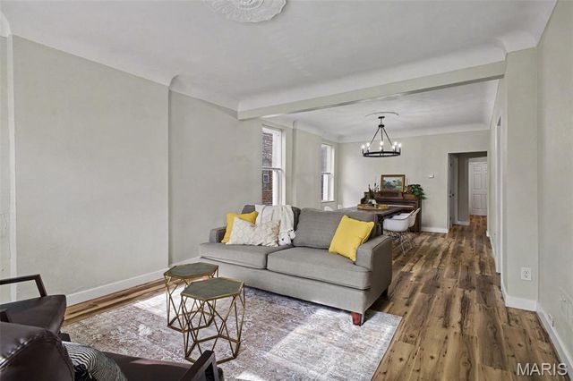 5011 Alaska Avenue, St Louis, MO 63111