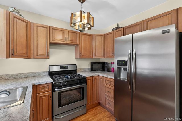 128 Virginia Road B, White Plains, NY 10603