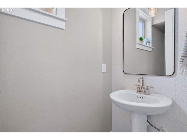 28565 Sw MCGRAW Ave, Wilsonville, OR 97070