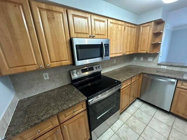 2036 Alta Meadows Lane 1403, Delray Beach, FL 33444