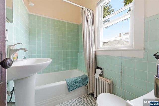 26 Grove Street, Rutherford, NJ 07070