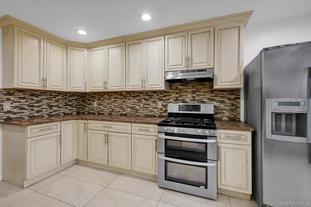 152 Kearsing Parkway F, Monsey, NY 10952