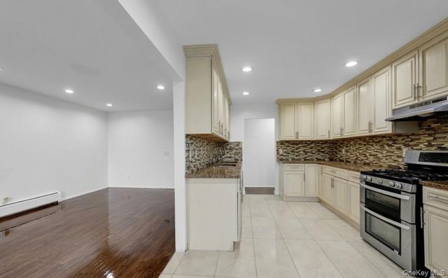 152 Kearsing Parkway F, Monsey, NY 10952