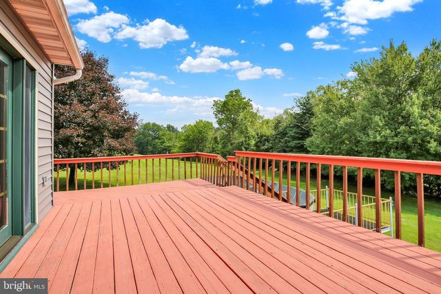 23 PLEVA DR, Fleetwood, PA 19522