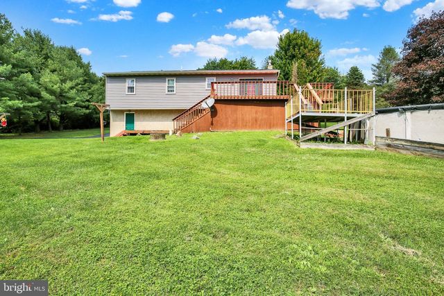 23 PLEVA DR, Fleetwood, PA 19522
