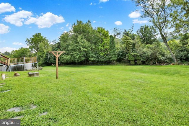 23 PLEVA DR, Fleetwood, PA 19522