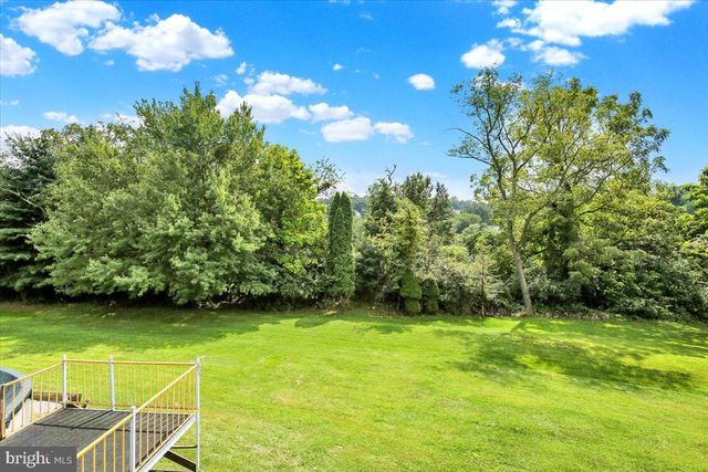 23 PLEVA DR, Fleetwood, PA 19522