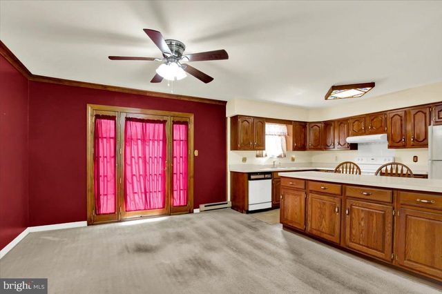 23 PLEVA DR, Fleetwood, PA 19522