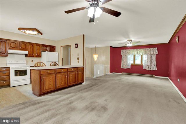 23 PLEVA DR, Fleetwood, PA 19522