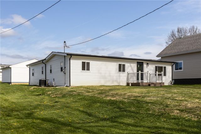 265 Ewing St, Meadowlands, PA 15347