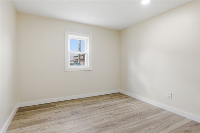 265 Ewing St, Meadowlands, PA 15347