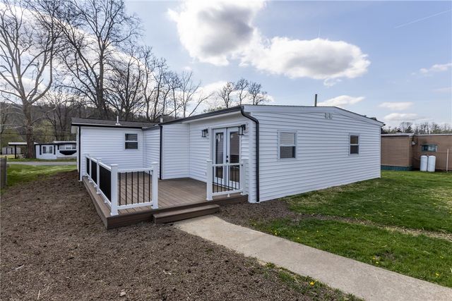 265 Ewing St, Meadowlands, PA 15347